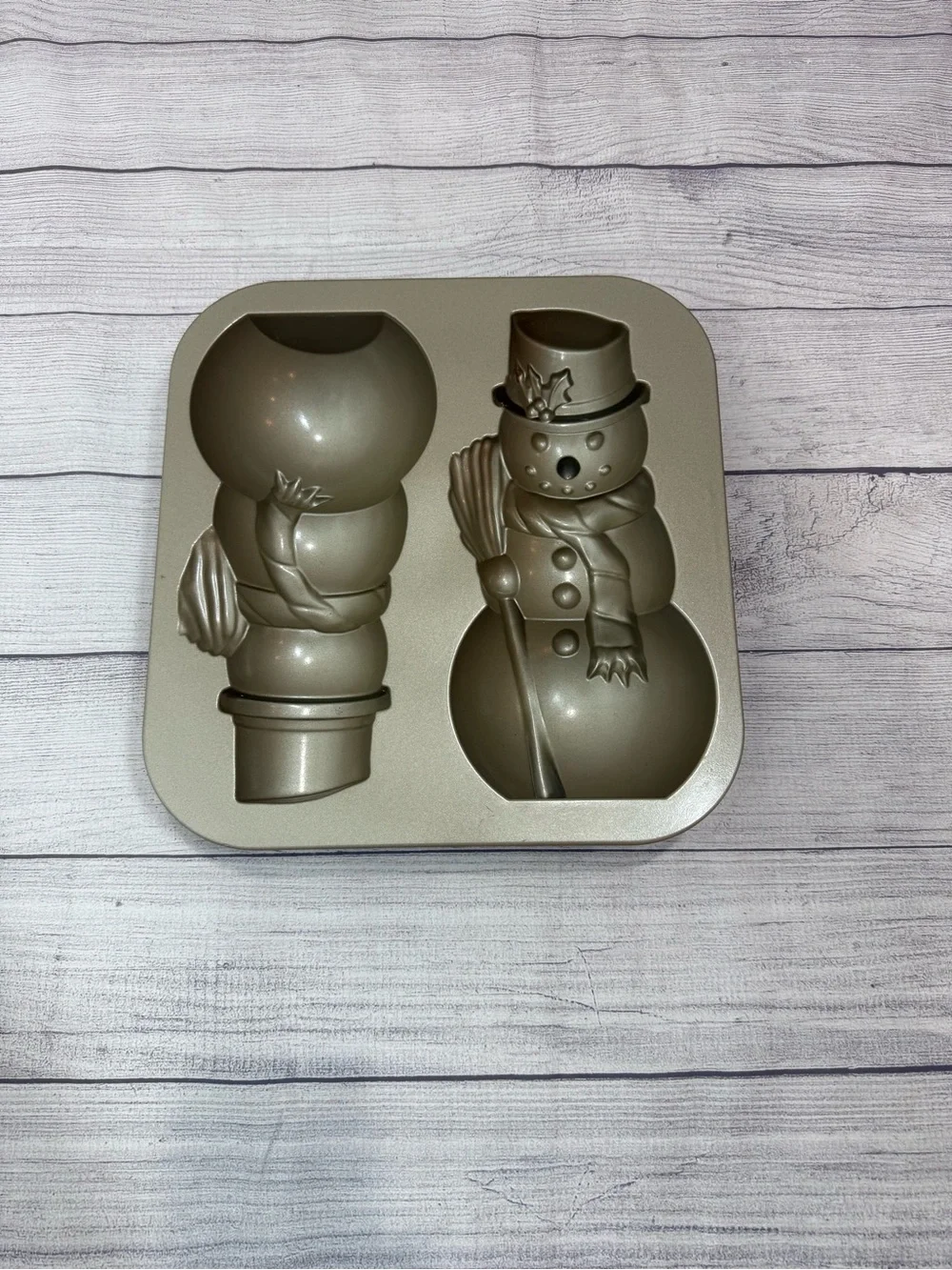 Nordic Ware 10 Cup 3D Snowman Cake Baking Pan Mold Cast Aluminum USA holidays